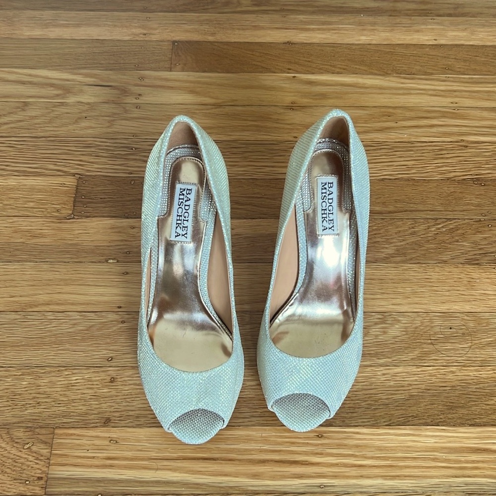 Badgley Mischka pumps